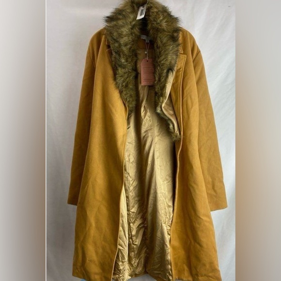 NWT Ivy City Women's Camel color Coat with Faux Fur Collar - Picture 3 of 12
